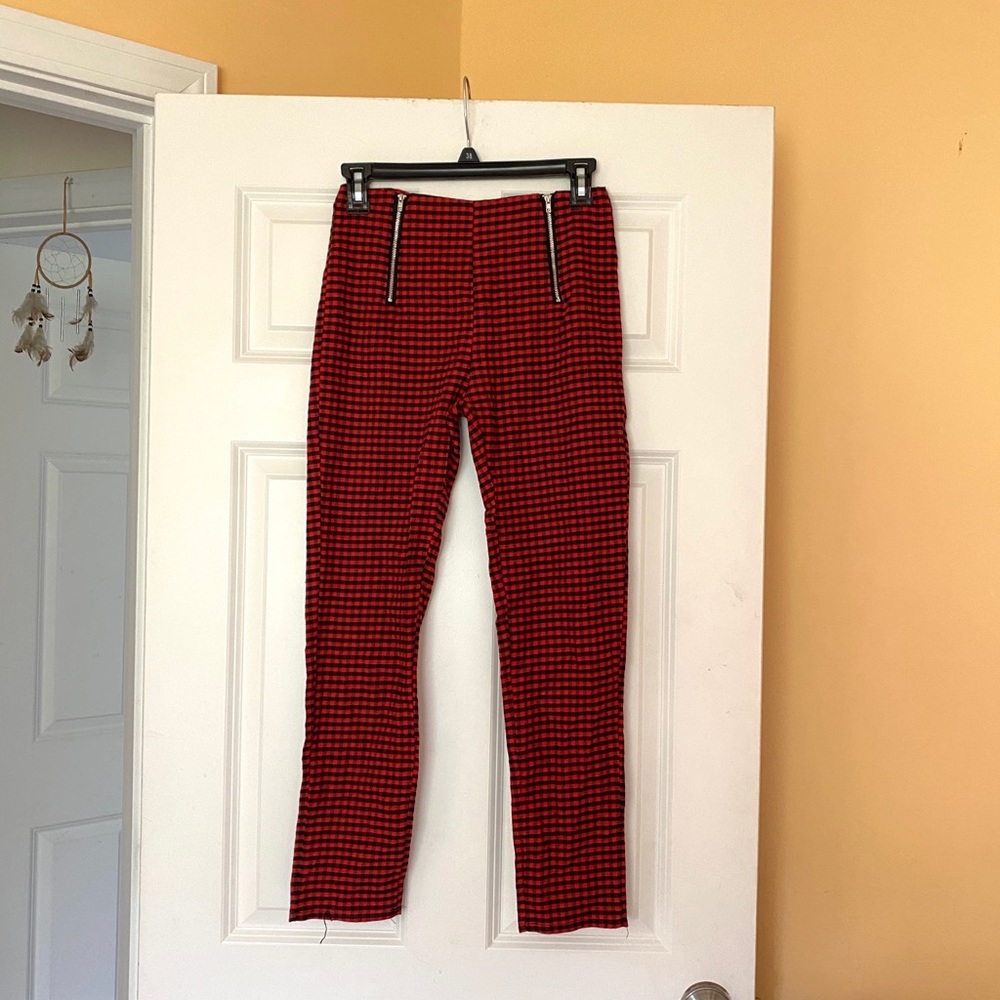 checkered set with crop top and pants